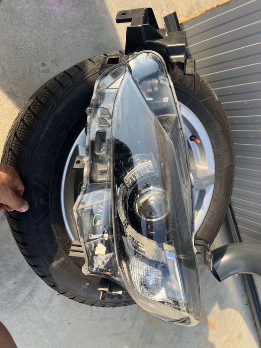 2 броя ляв фар Mazda 6 (2013-2019)