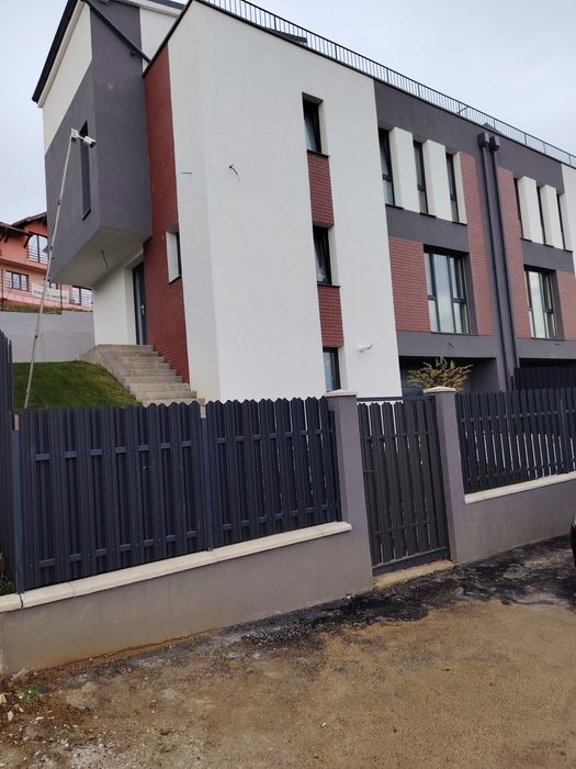 Persoana fizica vând Duplex 205 mp utili