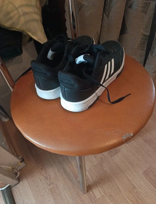 Adidași de zi cu zi