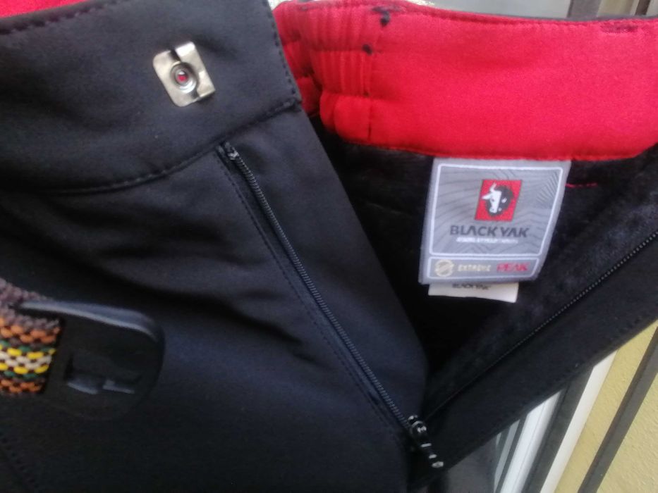 Продавам нов дамски зимен софт шел панталон ветроустойчив Black Yak