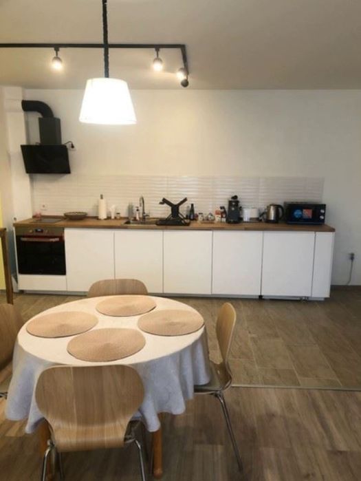 Дава се под наем Двустаен апартамент в София, Център - 80 кв.м за 697.17 € - Снимка #1