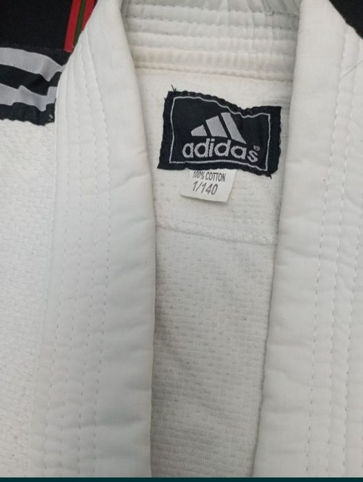 Кимоно сатылады.