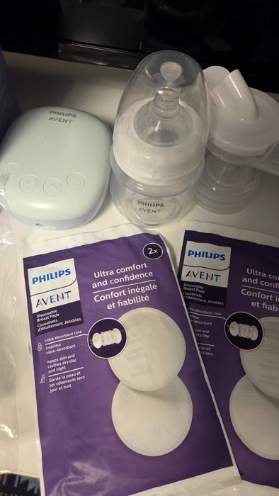 Vand pompa de san electrica nouă Philips Avent + cadou tampoane  pentru san .