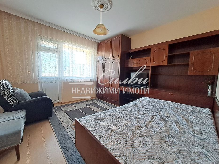 Дава се под наем Двустаен апартамент в Шумен, Тракия - 61 кв.м за 255 € - Снимка #2
