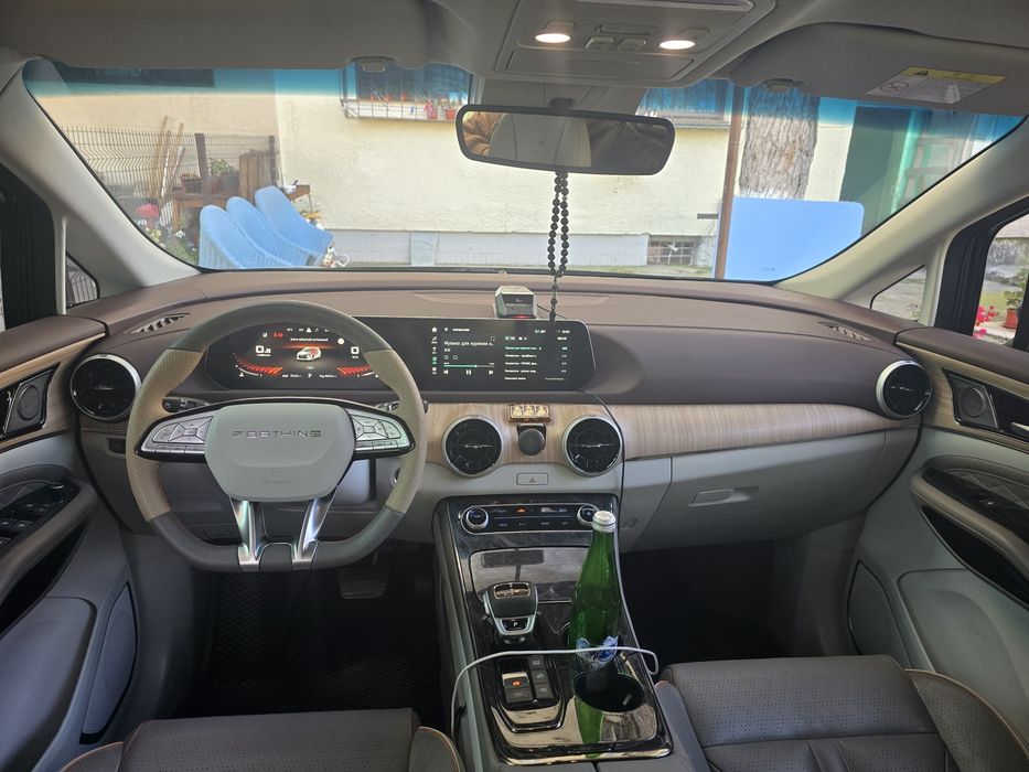 Срочно продам Dongfeng Forthing Yacht  7 мест