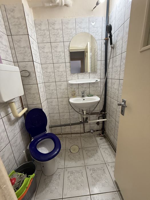 Închriez Garsoniera