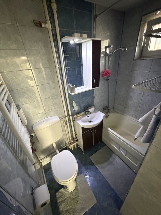 inchiriez apartament 2 camere ultracentral