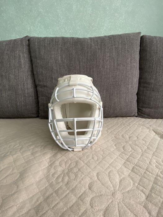 Шлем на каратэ (киокушинкай)