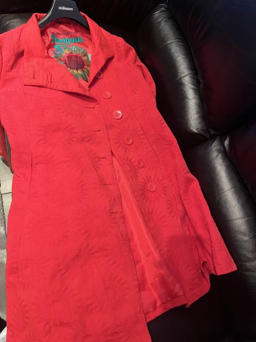 Елегантно яке на Bobo Zander, палто на Desigual, две якета и грейка