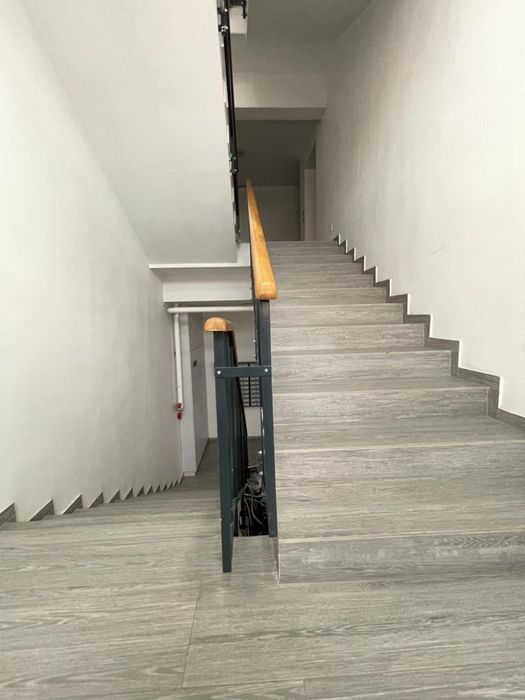 Vând apartament cu 3 camere