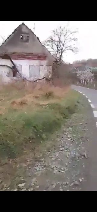 Casă de Vanzate / Loc de vanzare intravilant