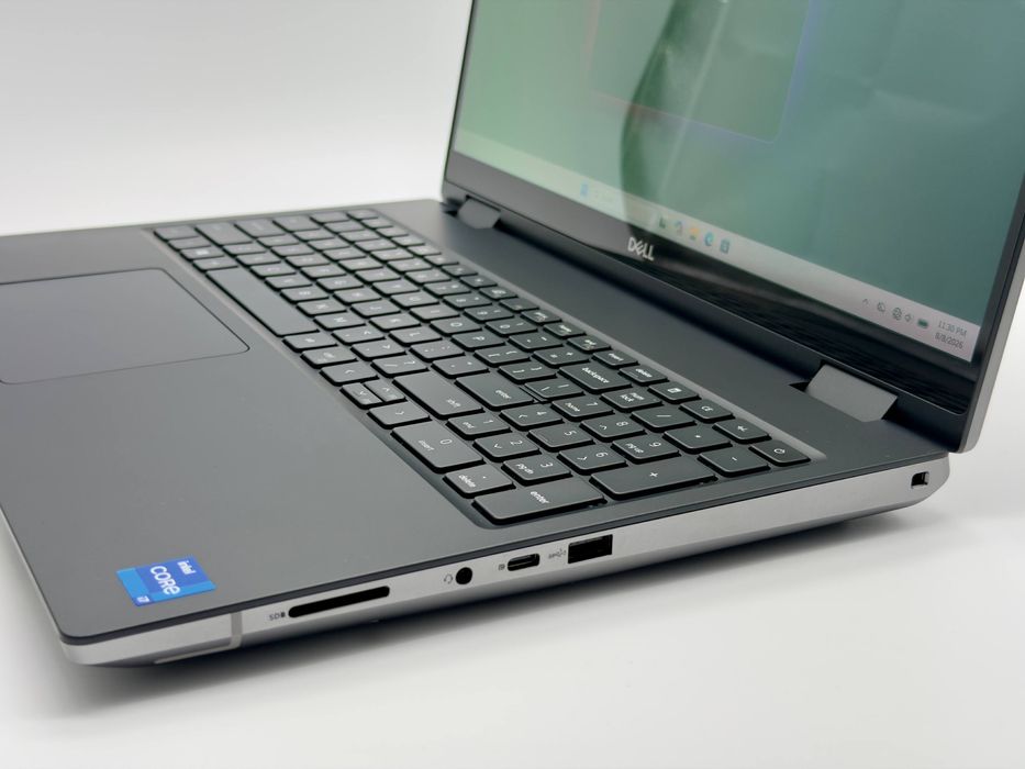 Dell Precision 7680-16OLED 4K 32gb RTX5000 Ada 16gb