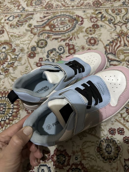 Продаются обуви на девочку 33 размер