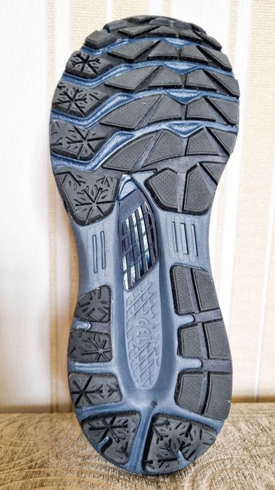 Продаются женские кроссовки ASICS Gel-Kayano 28 AWL (НОВЫЕ) (AMAZON)