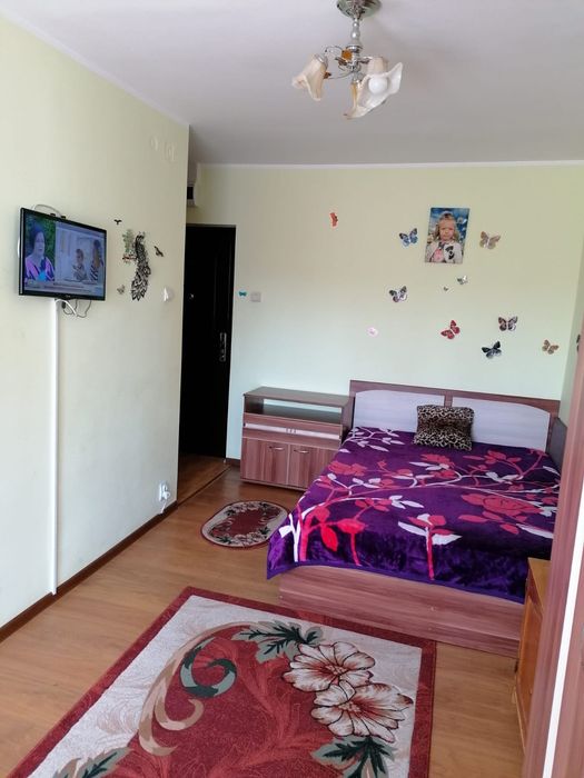 Închiriez garsonieră