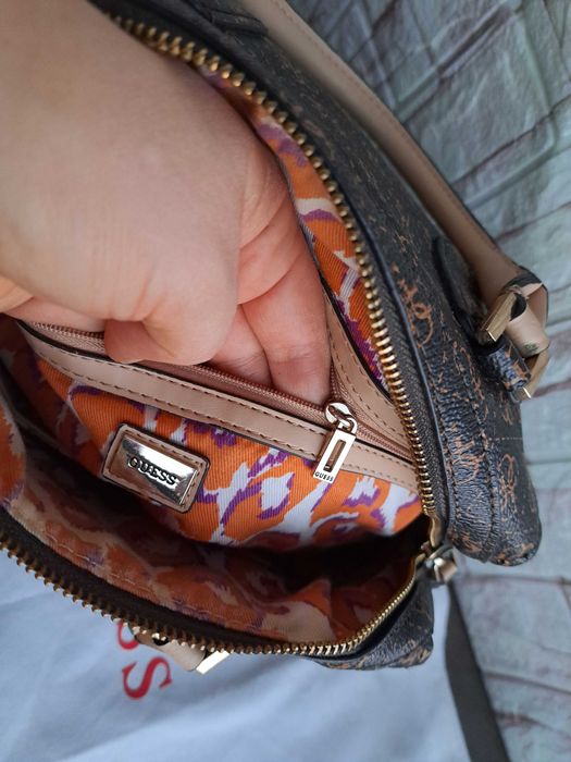 дамска чанта Guess-кафява чанта