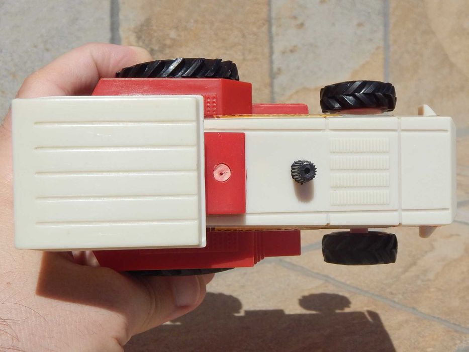 Jucarie combina agricola EM 399 Harvester New Ray 1999 plastic