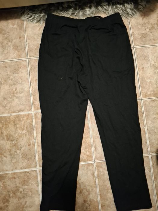 Vând pantaloni Champions