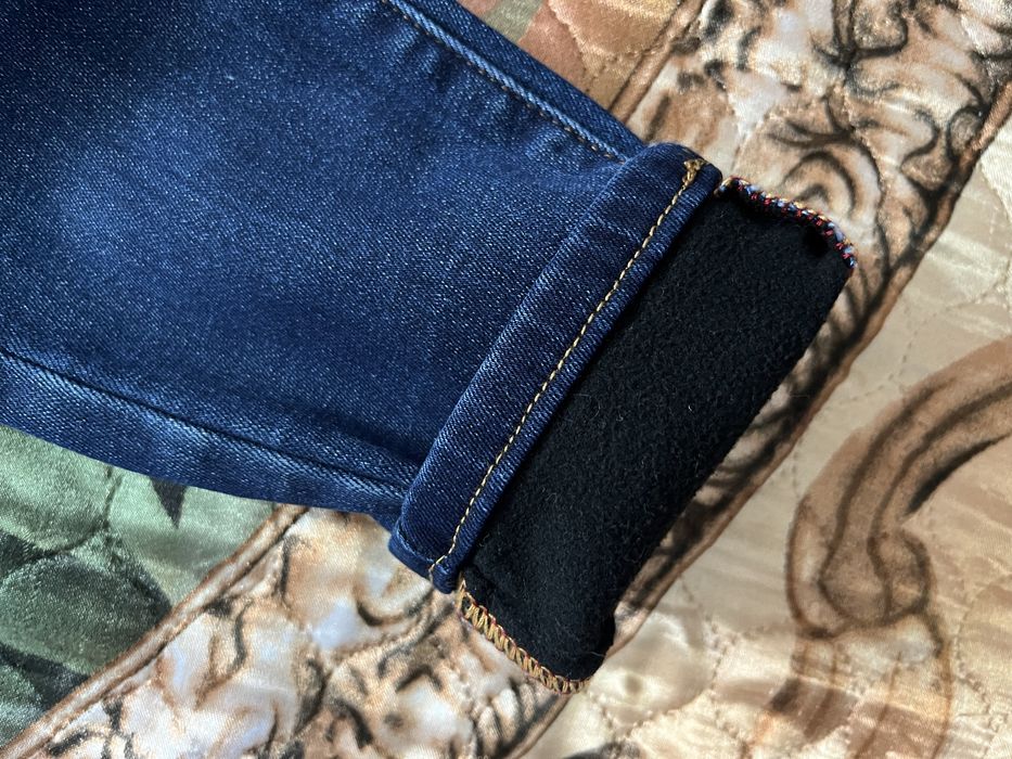 Продам джинсы на флисе.