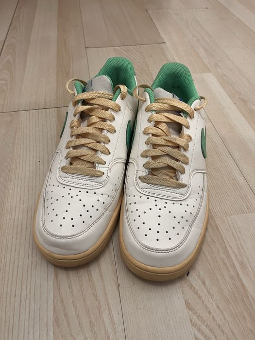 Adidasi Nike vision court