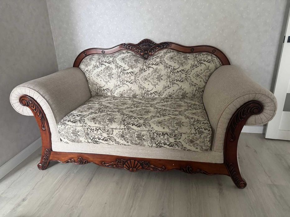 Продам комплект мягкой мебели