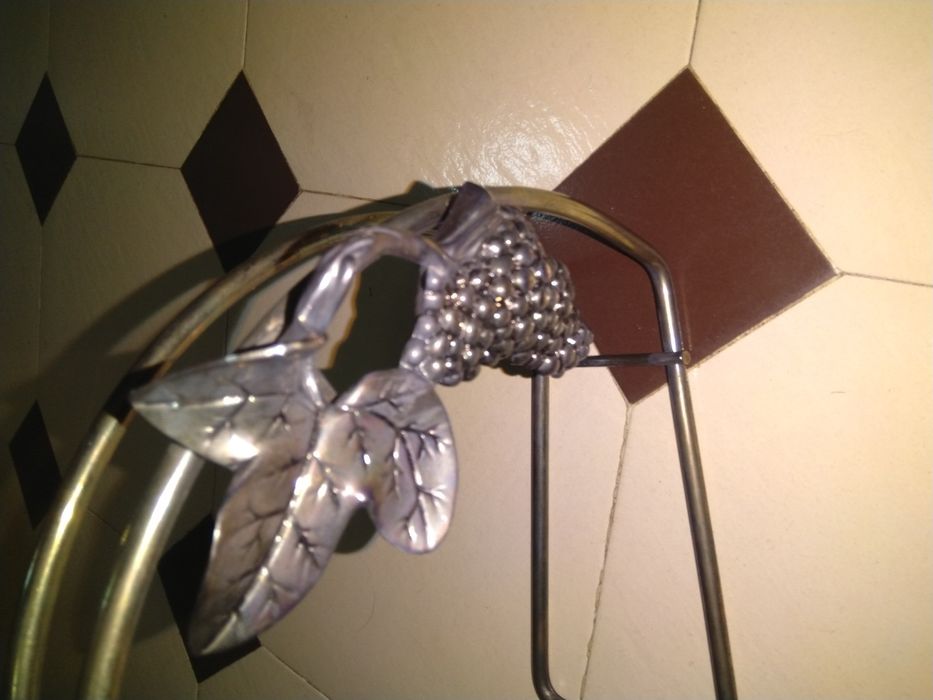 Двустранна рамка за закачане на таван / Метална стойка за вино