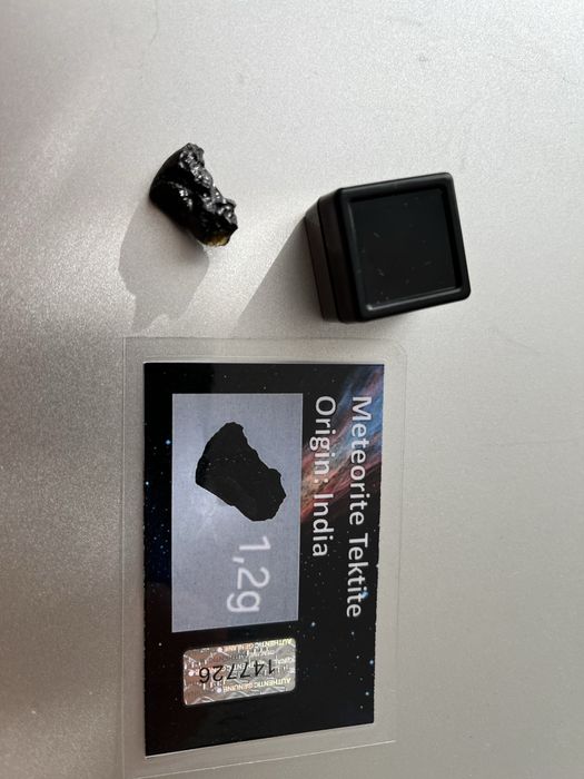 Камък от Метеорит Тектит