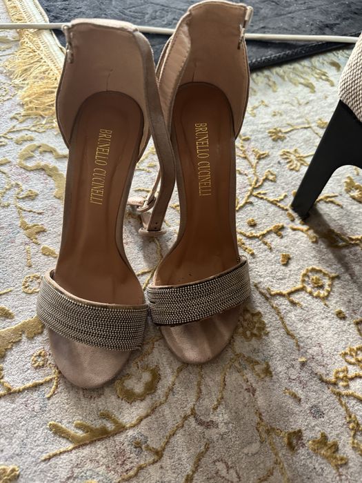 все туфли оригинал. пишите уатсапп.