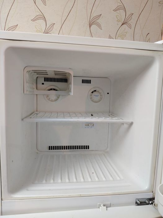 Продам холодильник, работает отлично