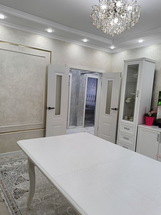 Продам стол для гостиной