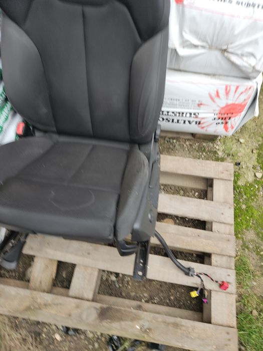 Scaune Q5 si banchete