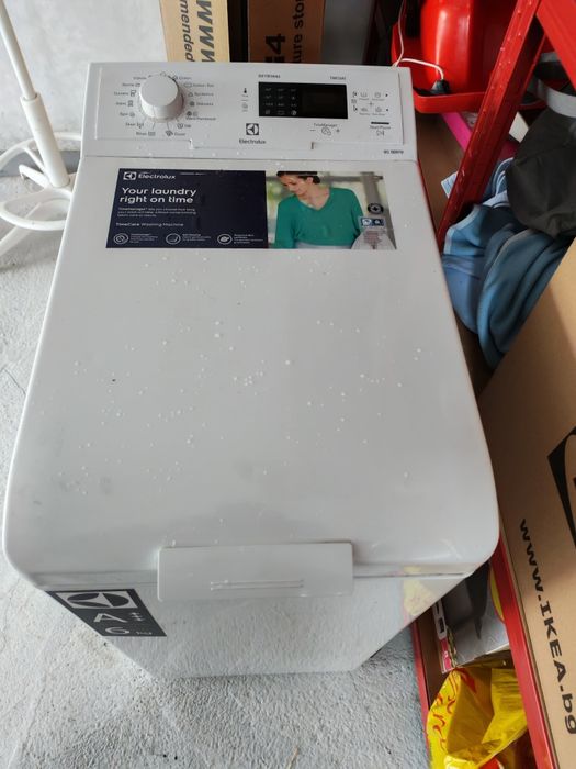 Пералня с горно зареждане Electrolux