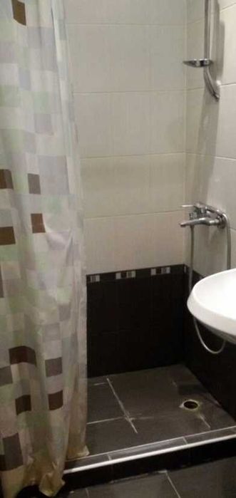 Дава се под наем Тристаен апартамент в Пловдив, Остромила - 88 кв.м за 489.6 € - Снимка #2