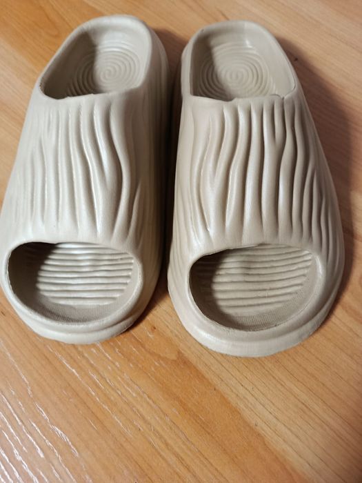 Продам женскую обувь