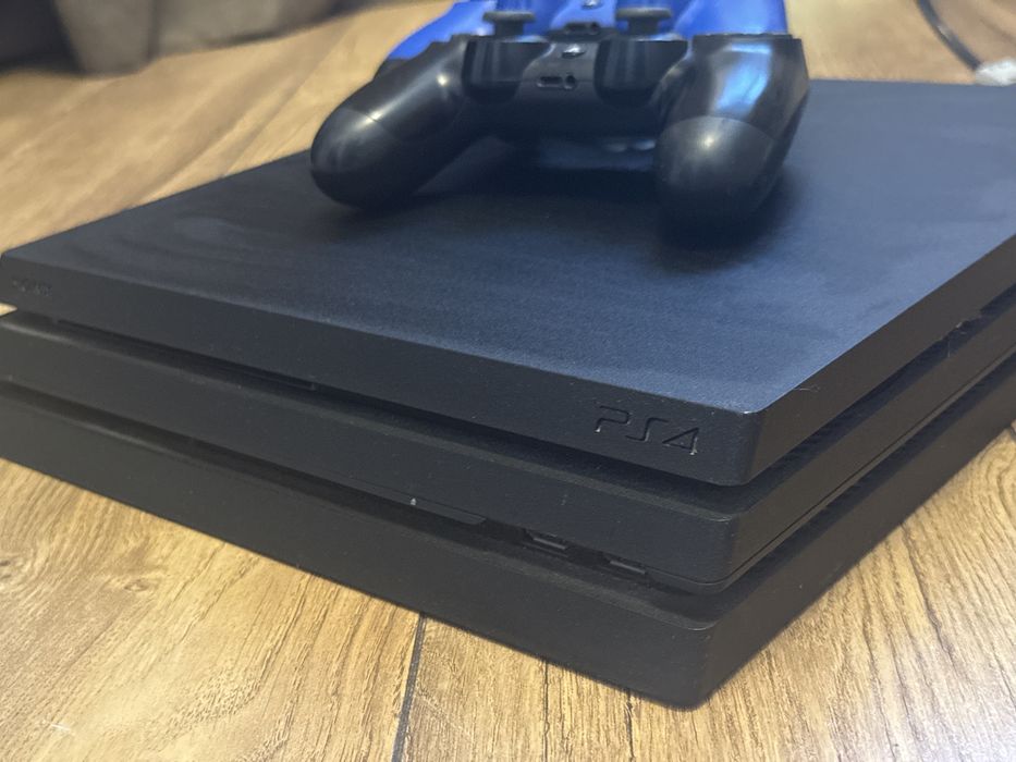 Продам Sony Playstation 4 Pro