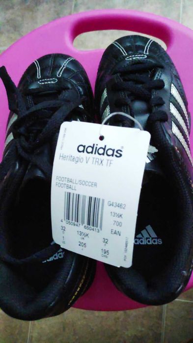 Adidas original  естествена кожа 32