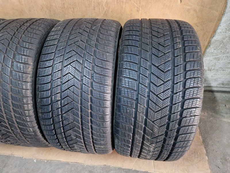4 Pirelli R21 305/35
зимни гуми DOT3121