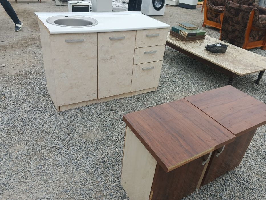 Кухонный мойка сотилади