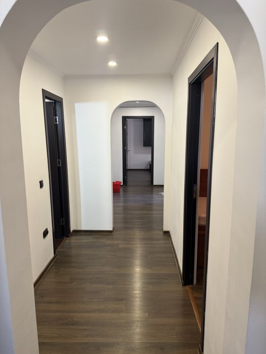 Apartament 3 camere decomandat zina centrala