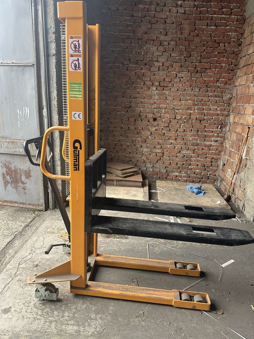 Stivuitor (Transpalet) manual Gutman SFJ1500