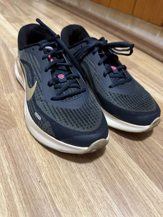 Nike Journey 42.5