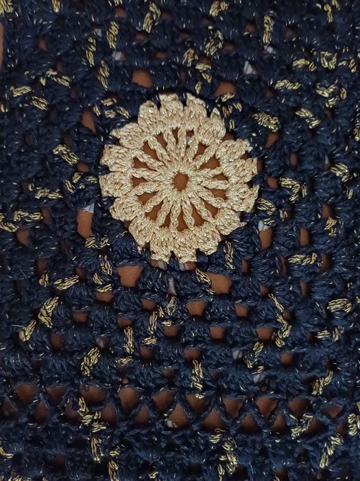 Нов плетен шал черно и злато