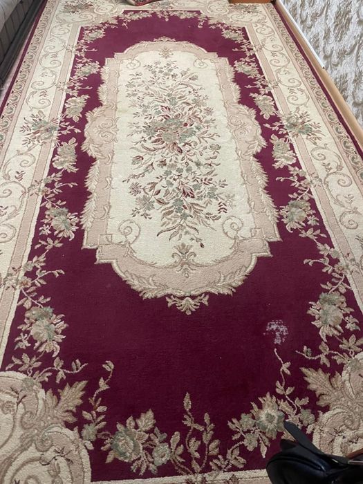 Спальный гарнитур и ковер 2*4 бу