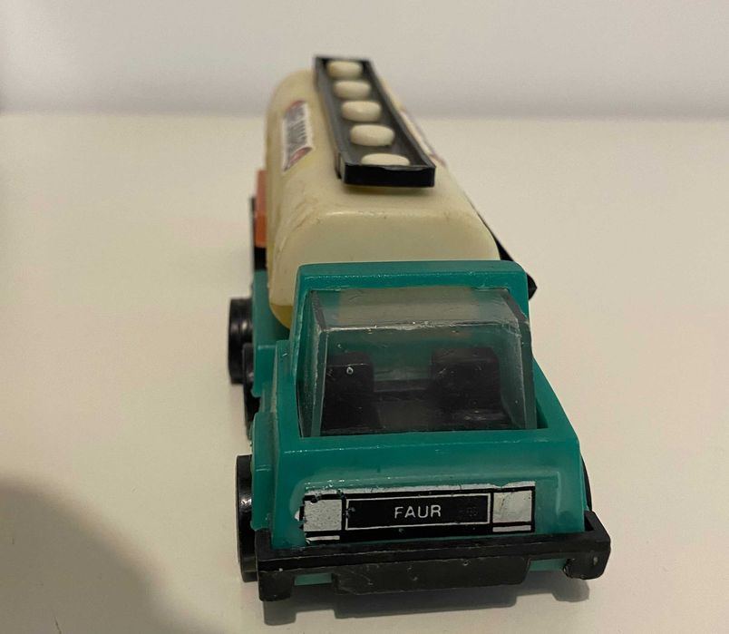 Jucarie romaneasca comunista CISTERNA TIR FAUR