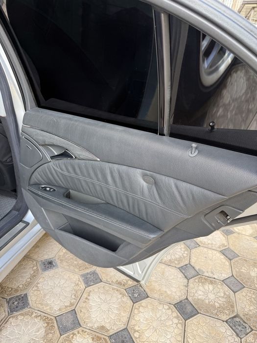 Срочно продаю свой мерс 211 кузове. В отличном состоянии.