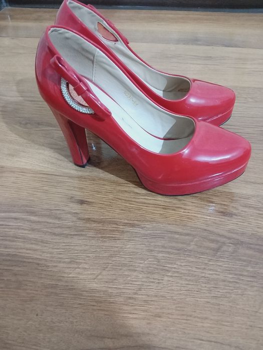 Ayollarning kokraklari va mushuklari jinsiy aloqada bolishadi