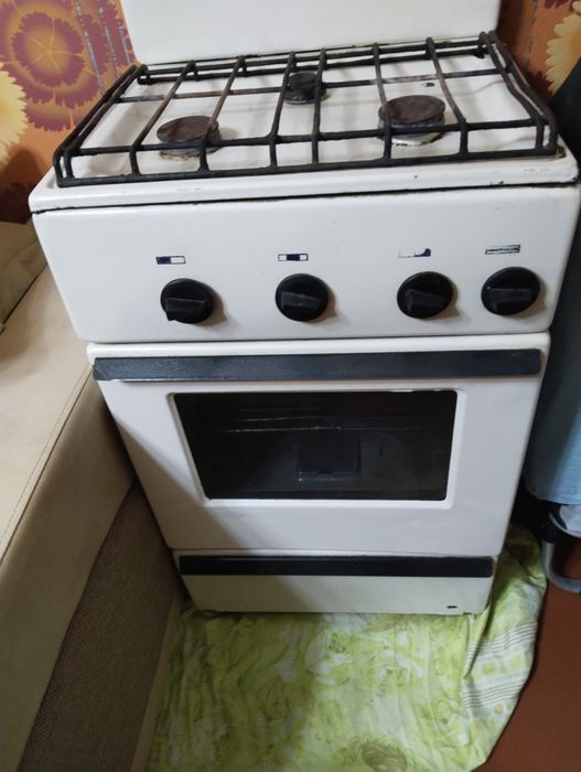 Продам плиту газовую 3 х комфорочную б/у