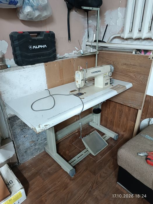 Продам швейную машинку