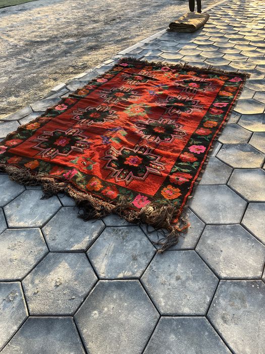 Қазақы кілем сатылады