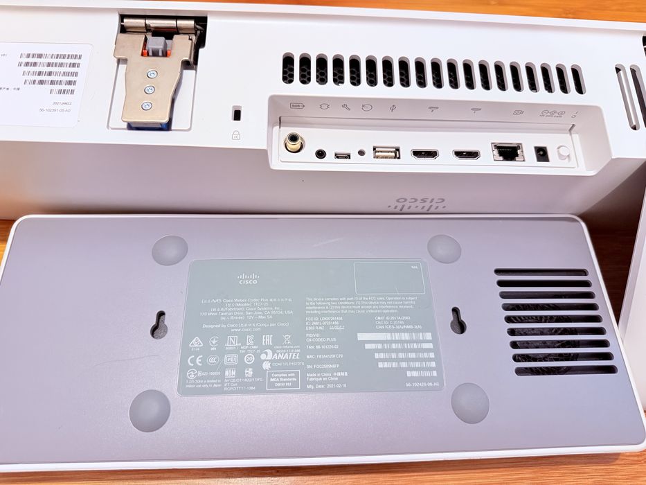 Sistem Videoconferinta Cisco Webex Codec Plus 4K, 4 camere, complet